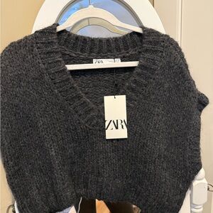 Zara Women's Gray crop Sweater
